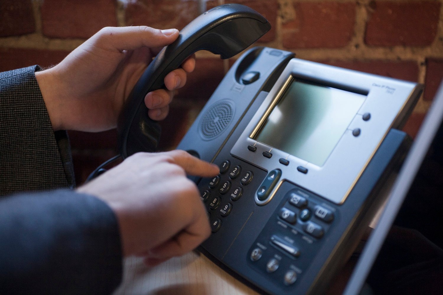 people_phone_communication.jpg