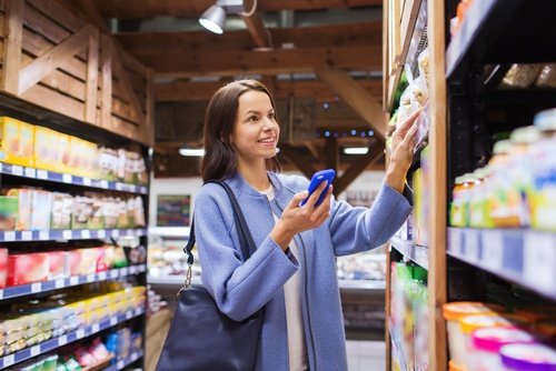 shopping_with_phone.jpg