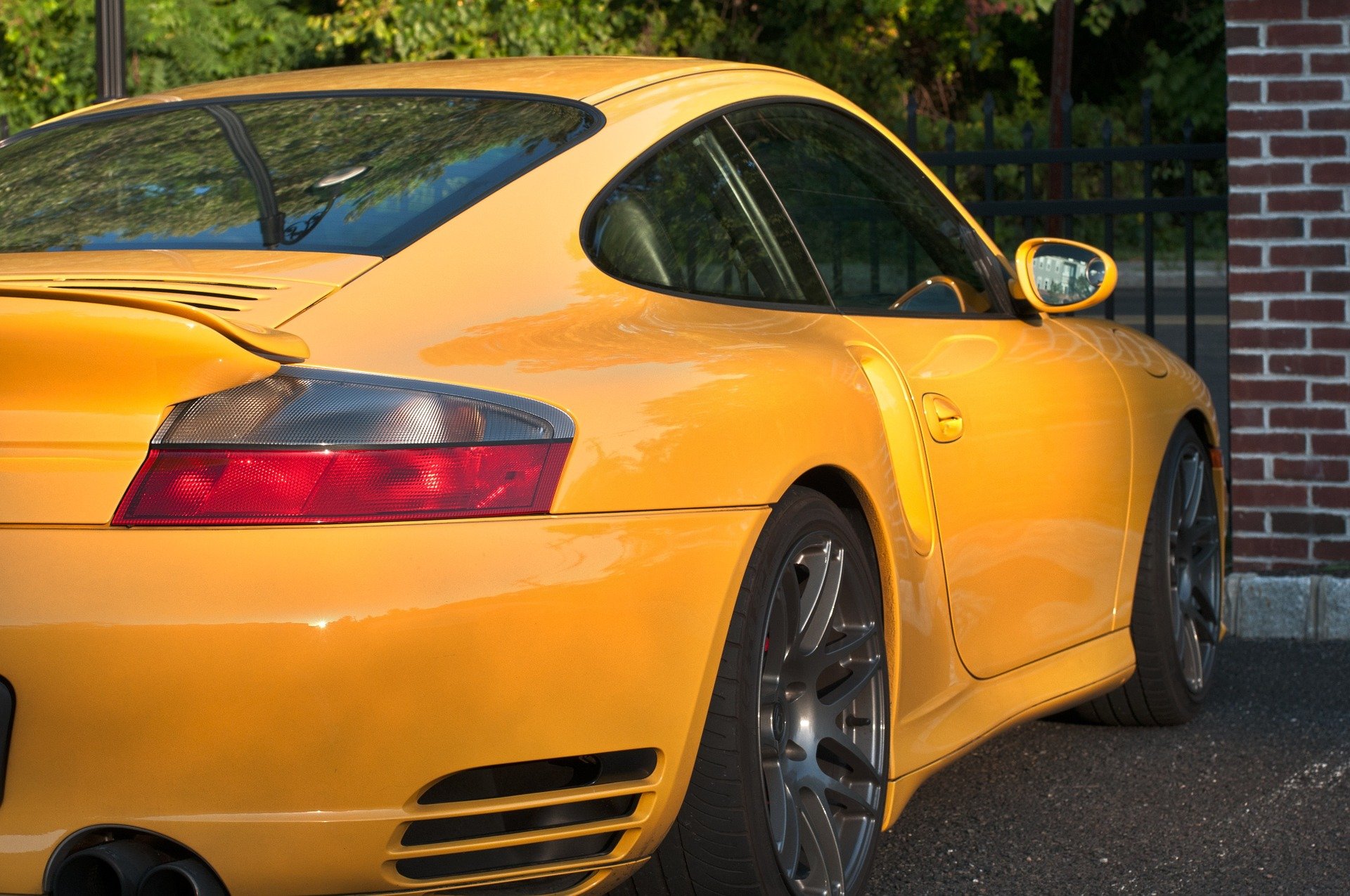 porsche-911-turbo.jpg